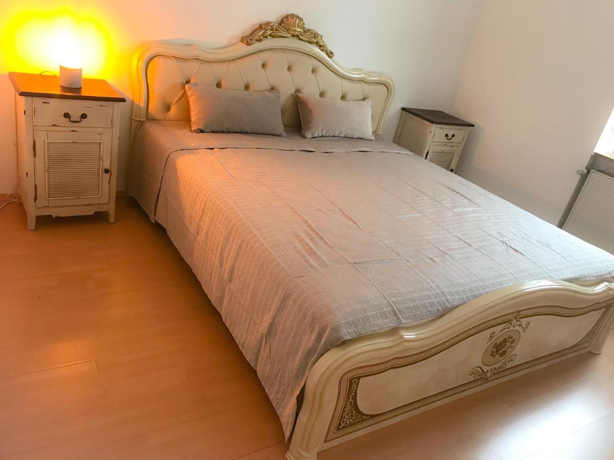 "Casa20200" 2 X Apartments Je 150Qm Fuer Business, Familien, Gruppen, Handwerker 15Min Von Berlin, Erdbeerhof, Outlet B5, 5Min Vom See Falkensee !! 2 Apartment Each 150Qm For Business , Families 15Min From Berlin!! المظهر الخارجي الصورة