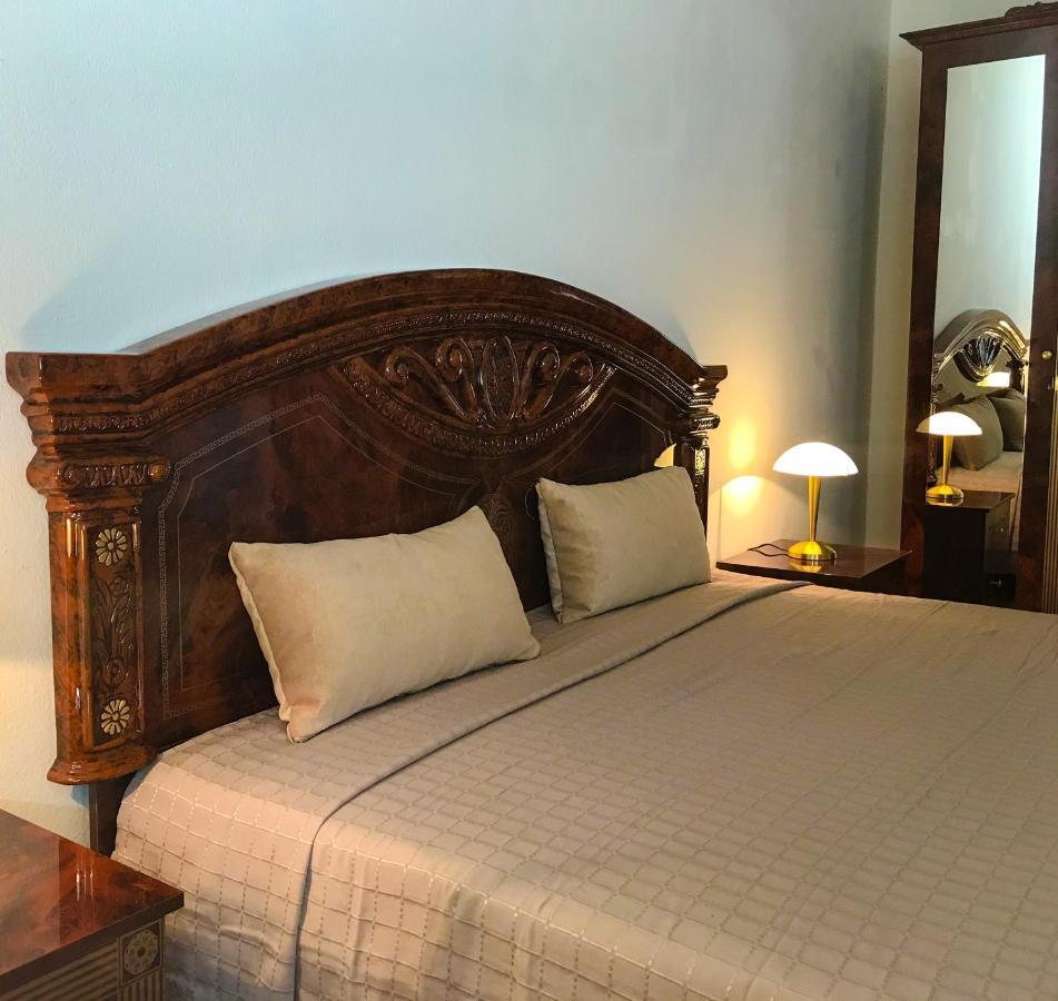"Casa20200" 2 X Apartments Je 150Qm Fuer Business, Familien, Gruppen, Handwerker 15Min Von Berlin, Erdbeerhof, Outlet B5, 5Min Vom See Falkensee !! 2 Apartment Each 150Qm For Business , Families 15Min From Berlin!! المظهر الخارجي الصورة
