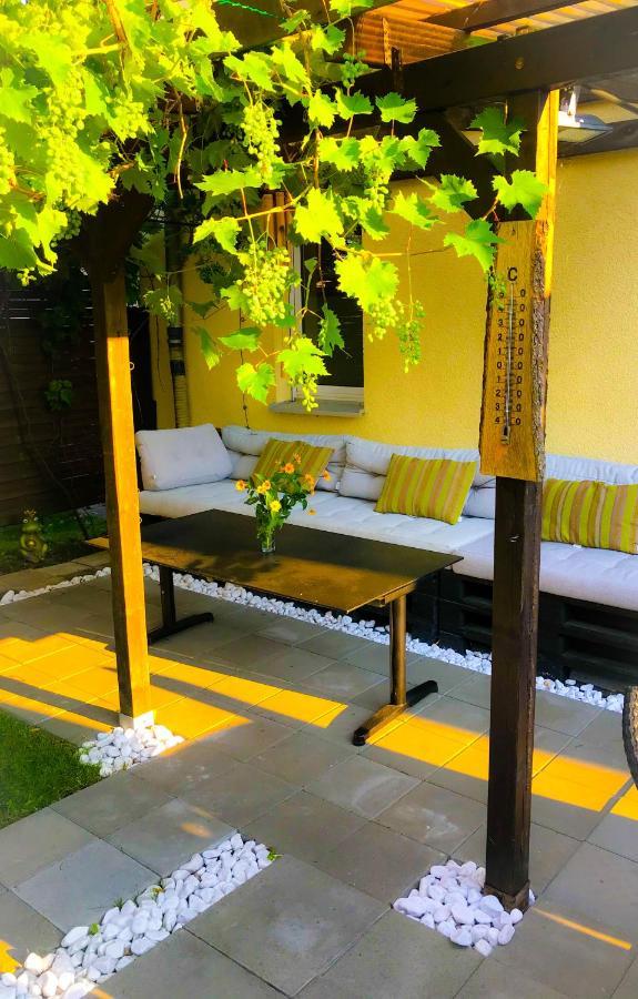 "Casa20200" 2 X Apartments Je 150Qm Fuer Business, Familien, Gruppen, Handwerker 15Min Von Berlin, Erdbeerhof, Outlet B5, 5Min Vom See Falkensee !! 2 Apartment Each 150Qm For Business , Families 15Min From Berlin!! المظهر الخارجي الصورة