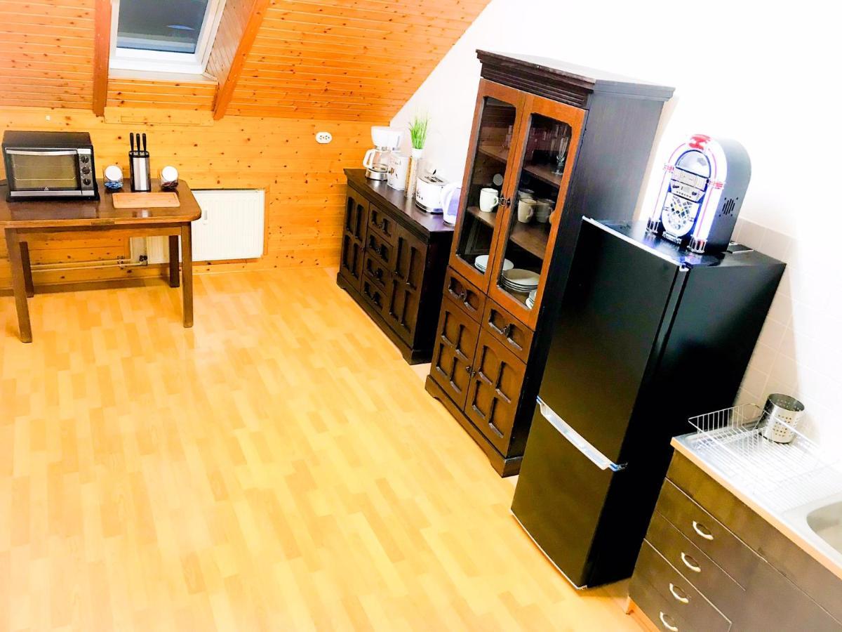 "Casa20200" 2 X Apartments Je 150Qm Fuer Business, Familien, Gruppen, Handwerker 15Min Von Berlin, Erdbeerhof, Outlet B5, 5Min Vom See Falkensee !! 2 Apartment Each 150Qm For Business , Families 15Min From Berlin!! المظهر الخارجي الصورة