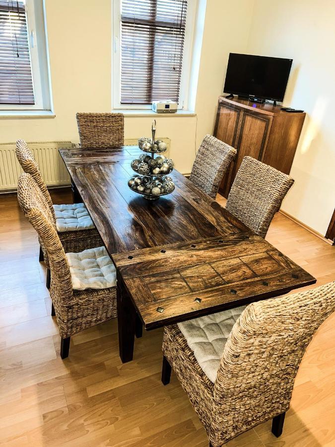 "Casa20200" 2 X Apartments Je 150Qm Fuer Business, Familien, Gruppen, Handwerker 15Min Von Berlin, Erdbeerhof, Outlet B5, 5Min Vom See Falkensee !! 2 Apartment Each 150Qm For Business , Families 15Min From Berlin!! المظهر الخارجي الصورة
