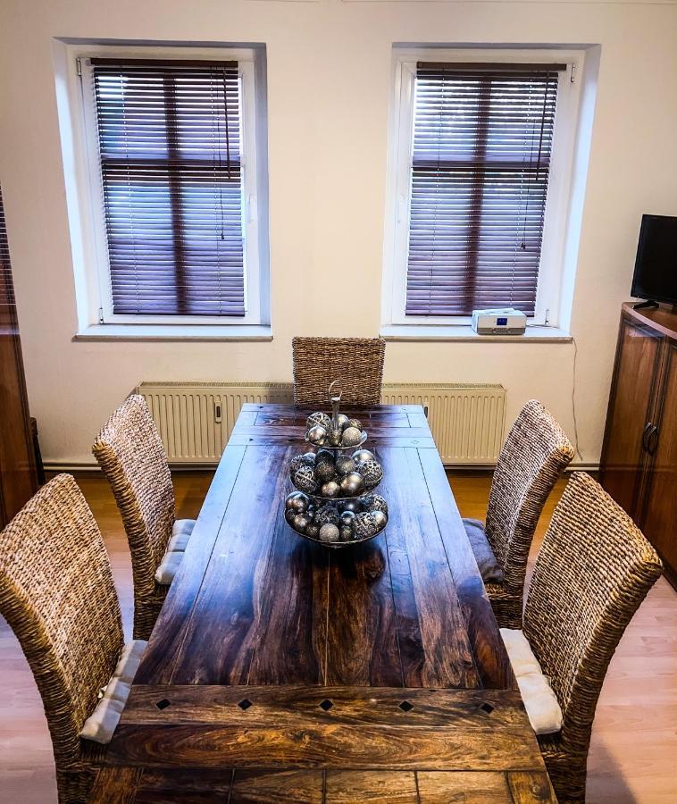 "Casa20200" 2 X Apartments Je 150Qm Fuer Business, Familien, Gruppen, Handwerker 15Min Von Berlin, Erdbeerhof, Outlet B5, 5Min Vom See Falkensee !! 2 Apartment Each 150Qm For Business , Families 15Min From Berlin!! المظهر الخارجي الصورة